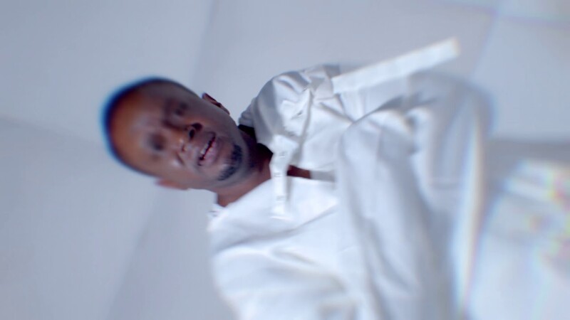 L.I.G.H.T. – Alien